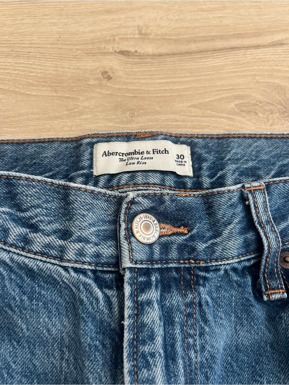 Abercrombie Ultra Loose Low Rise Jeans - Picture 3 of 3